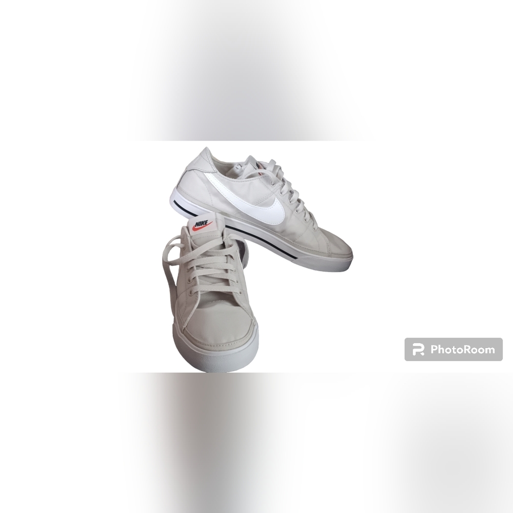 basic black and white nike shoes